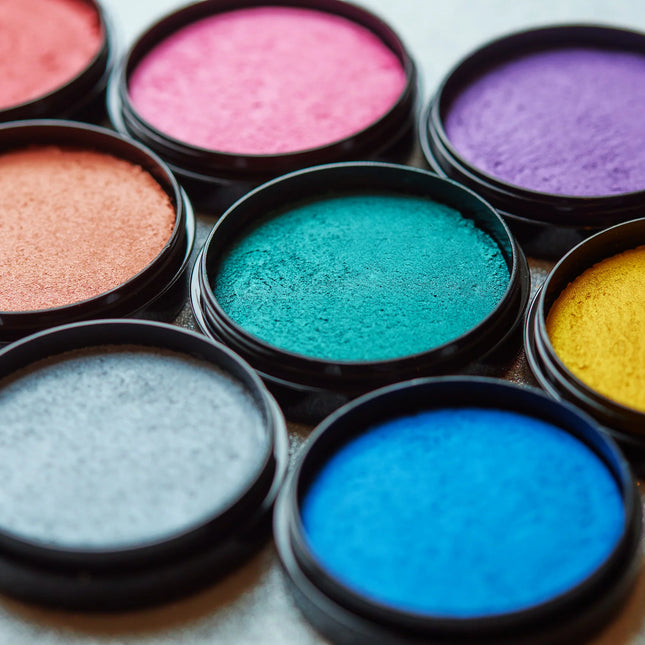 Cosmic Moon Metallic Pro Face Paint Cake Pots Rot 36g